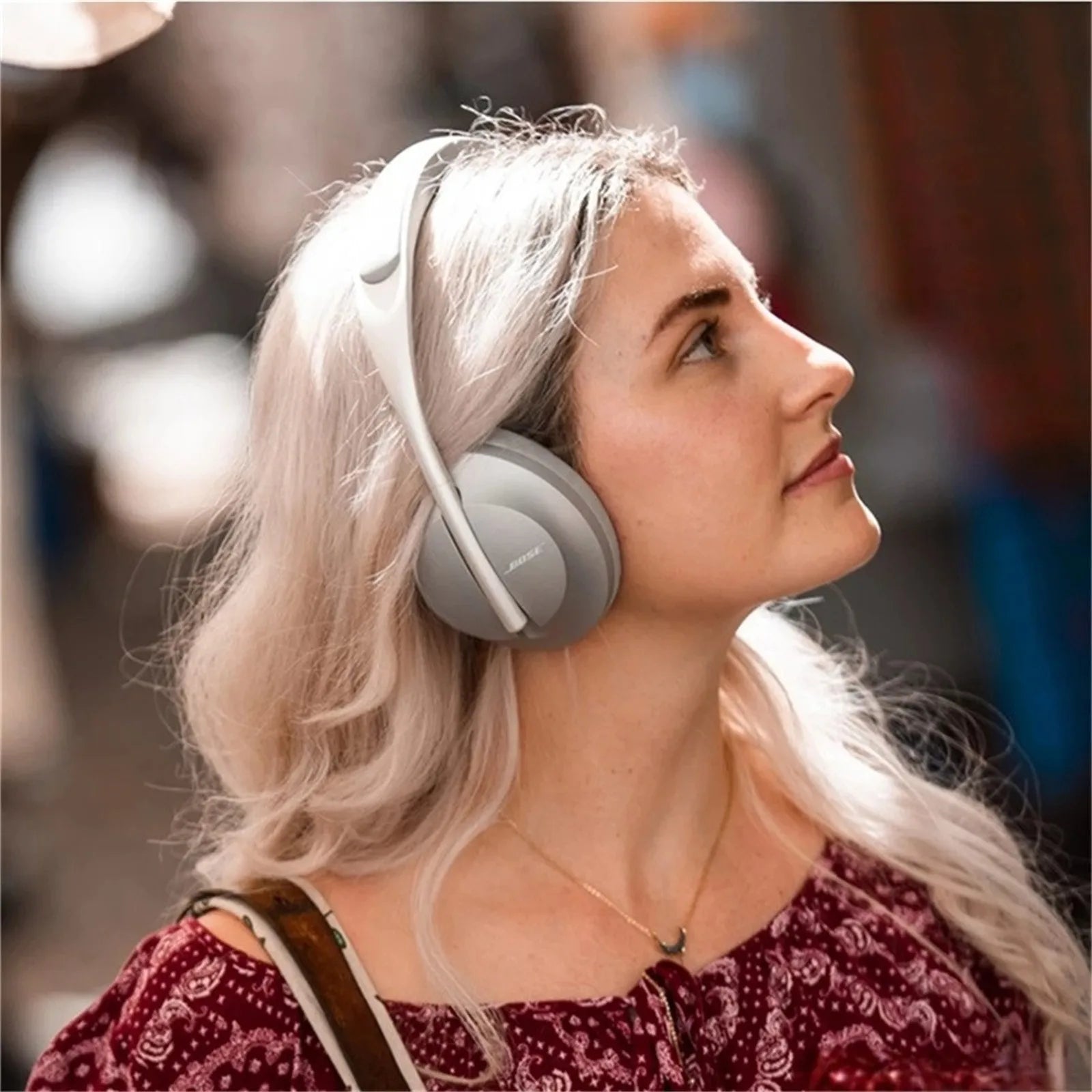 Bose-700 Noise Cancelling Headphones Bluetooth Over-Ear Wireless Headphones Built-In Microphone Clear Calls Alexa Voice Control