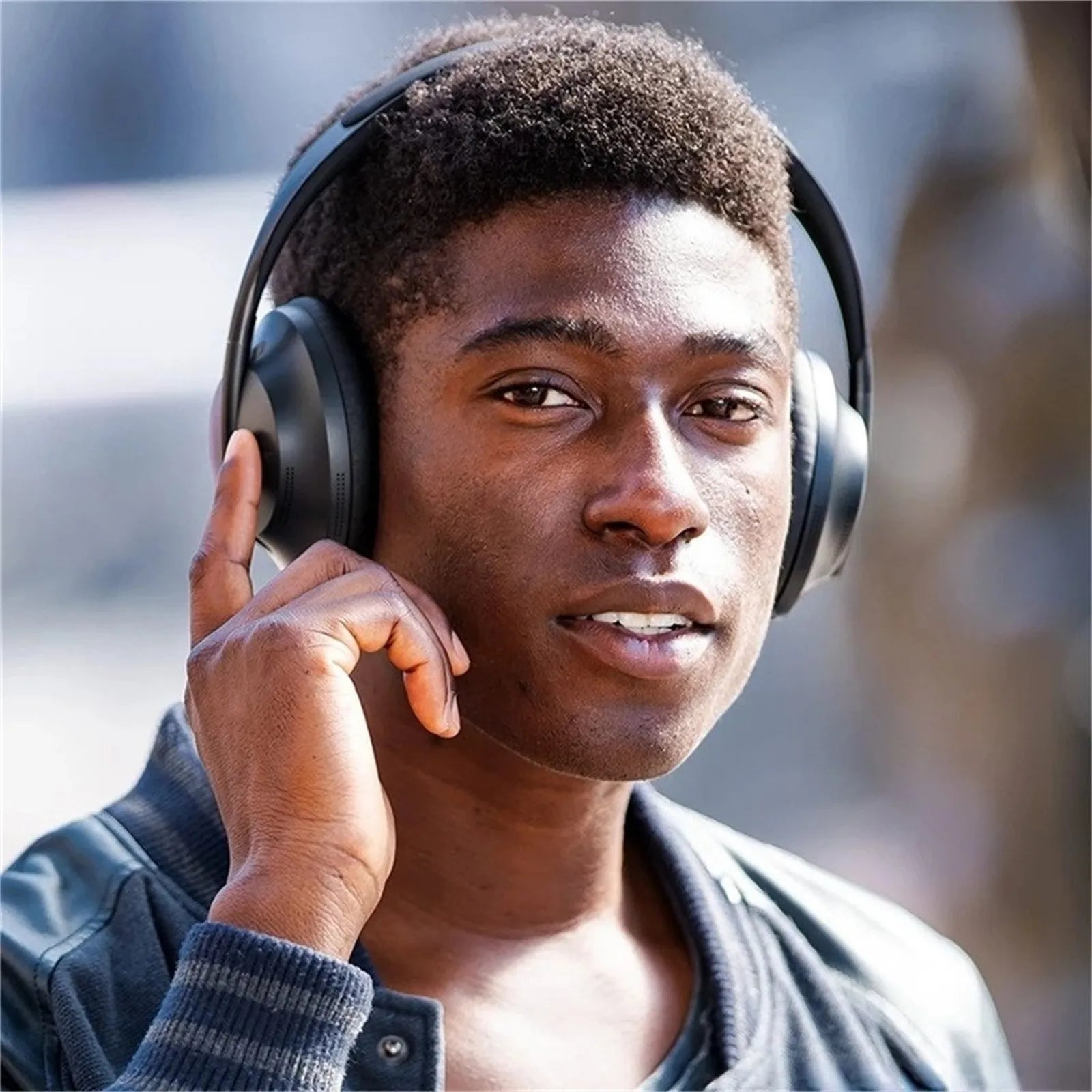 Bose-700 Noise Cancelling Headphones Bluetooth Over-Ear Wireless Headphones Built-In Microphone Clear Calls Alexa Voice Control